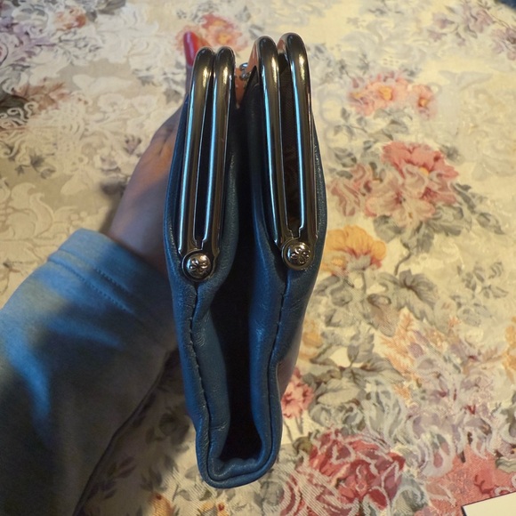 HOBO Lauren Clutch Blue Leather Bifold 2 Sided Framed Kiss Wallet Purse Bag